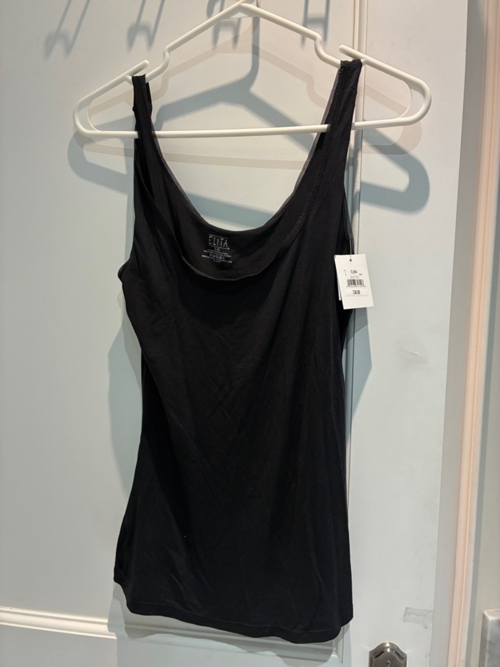BNWT Elita Black Scoop Tank Top — Classic Everyday Layering⭐️